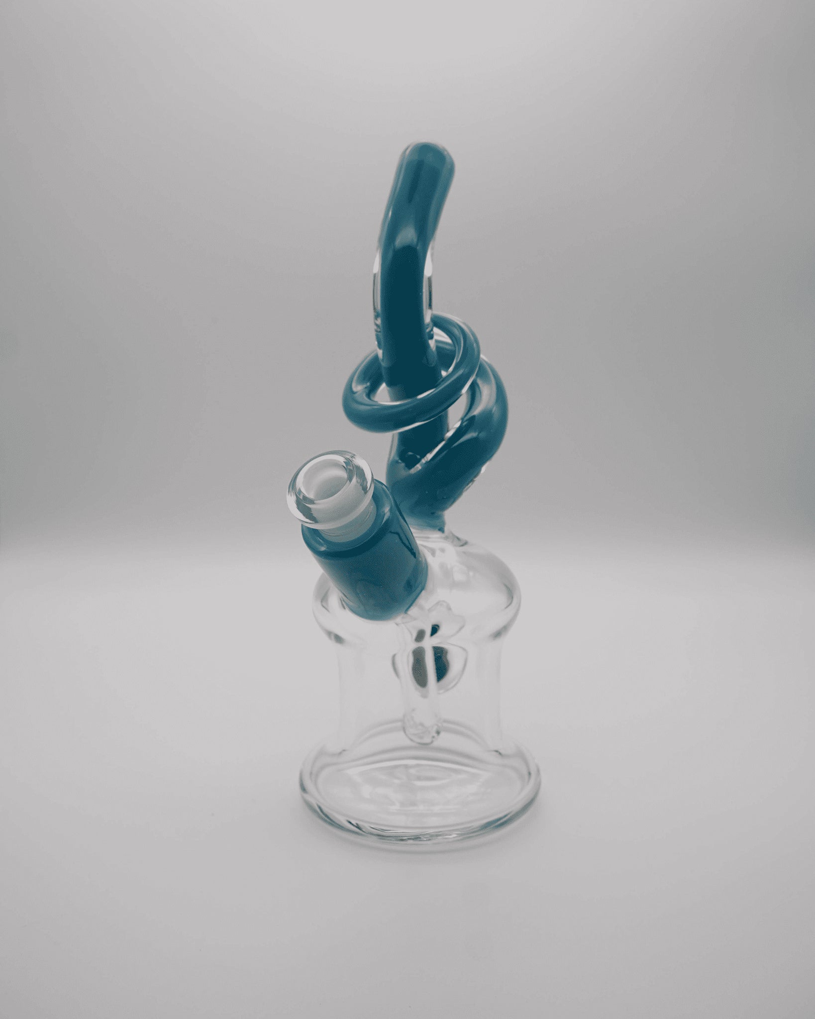 luxurious design of the Aqua Rig by Cambria