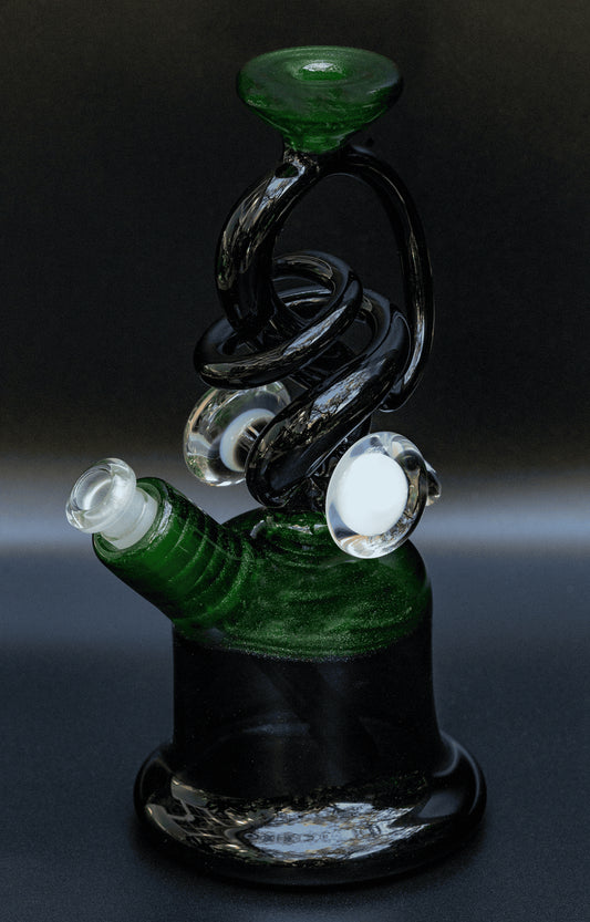 exquisite design of the Full Color Abstract Rig by Cambria Glass
