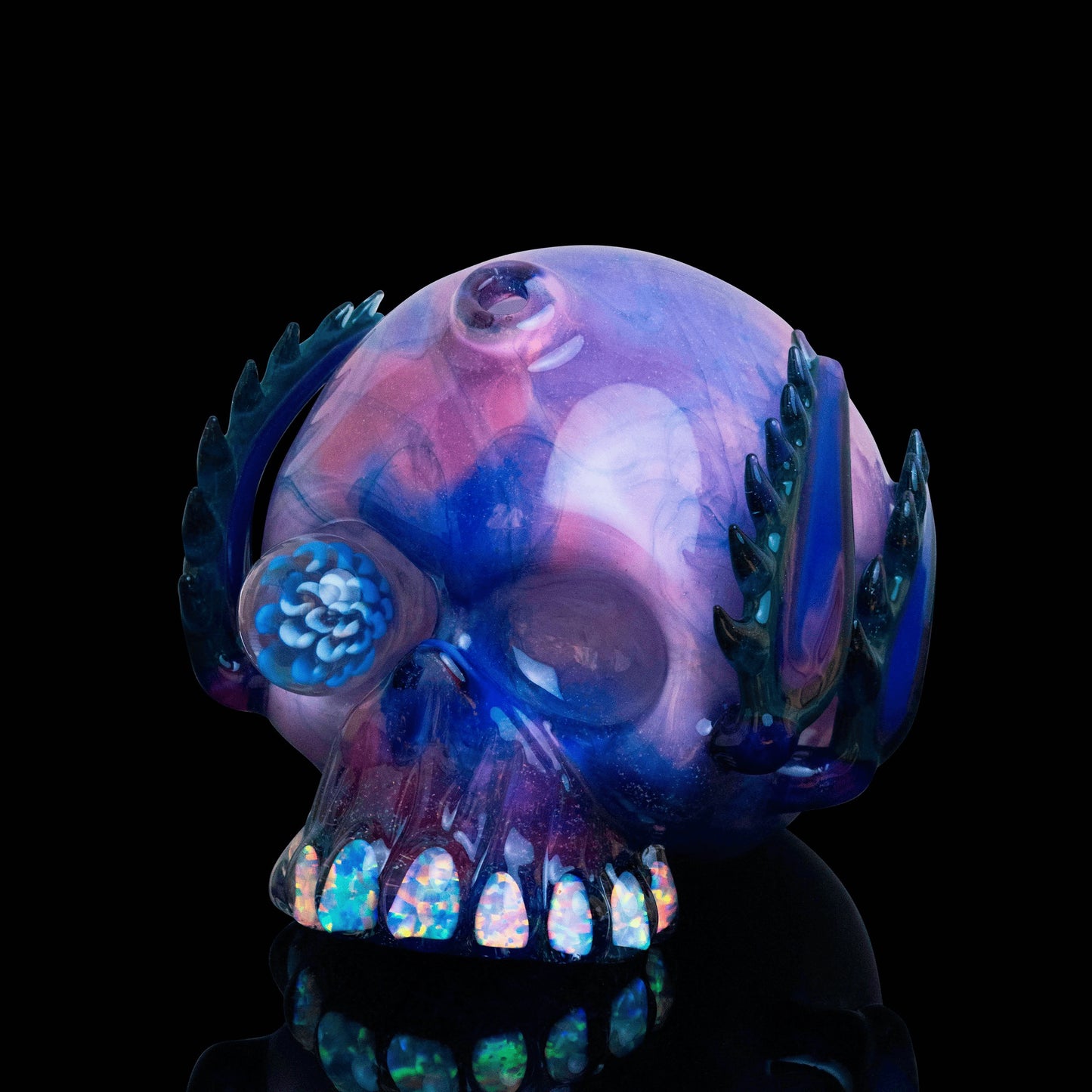 hand-blown art piece - Scribble Wing Skull by Carsten Carlile x Scomo Moanet (2021)