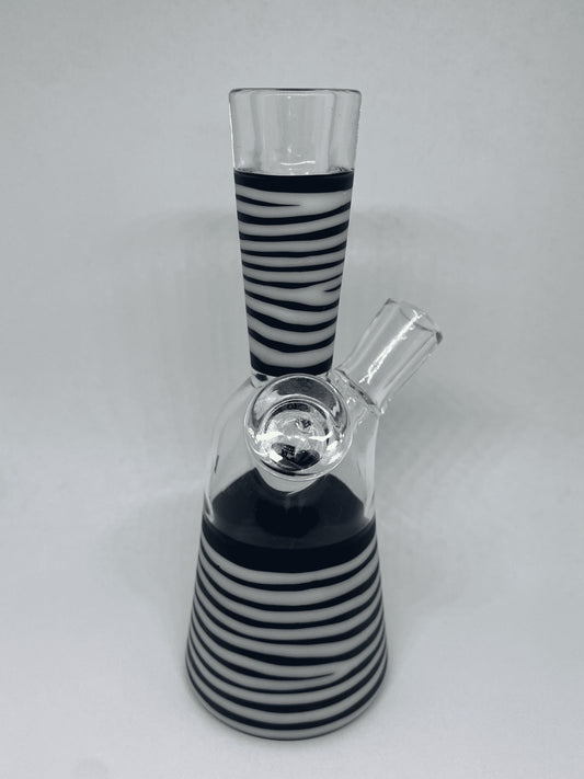 exquisite art piece - White Diamond Series Zoo Tube by Robertson Glass (2021)