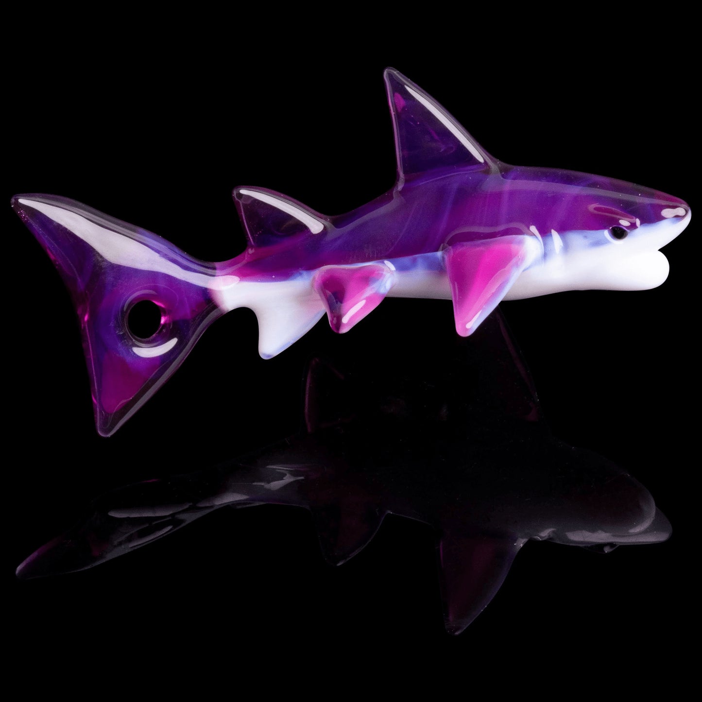 luxurious design of the Shark Pendant (A) by Liz Wright Glass (GV 2022)