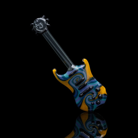 hand-blown design of the Wig Wag Guitar Pipe (J) by AJ Roberts