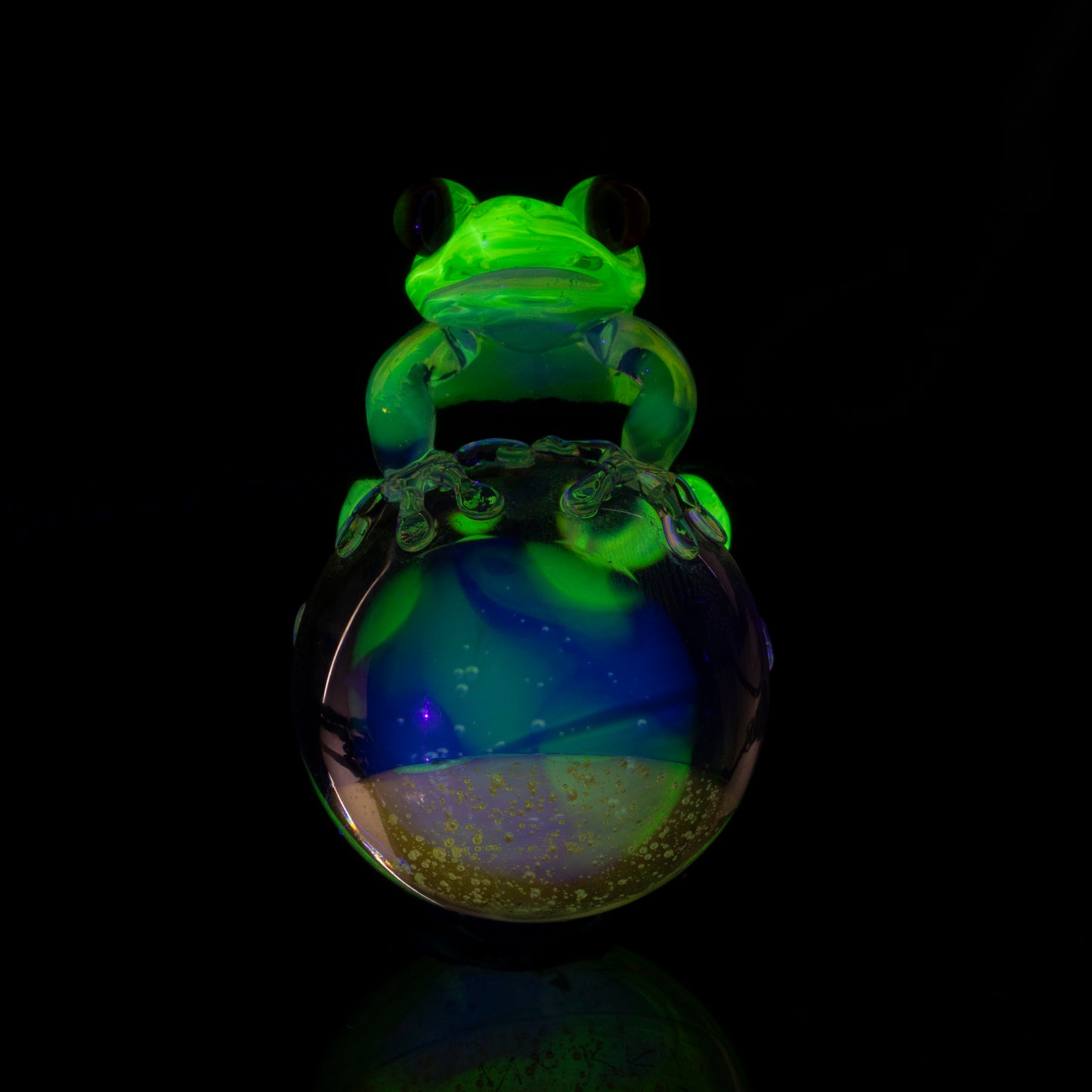 Kengtaro x Nokki Shinya Frog on UV earth viewed from the moon pendant