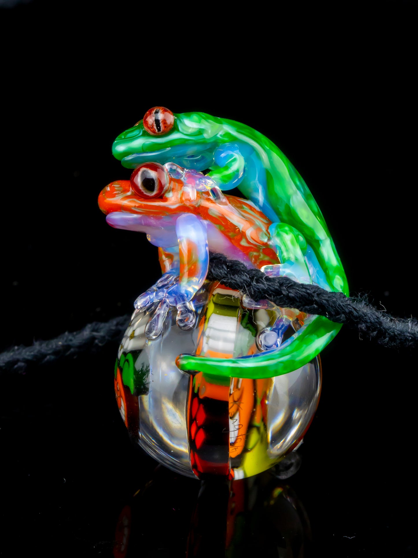 Atomik X Groe X Kemgtaro pendant