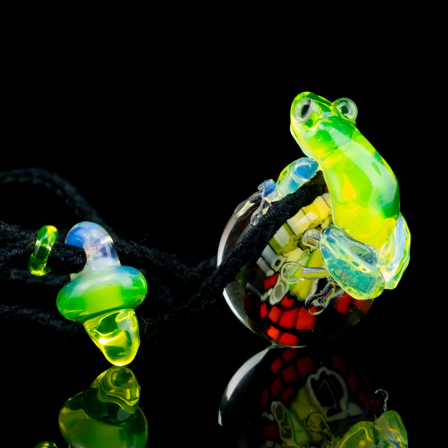 Collab Pendant (B) by Kengtaro x GROE x Atomik (Got the Juice Vol. 3)