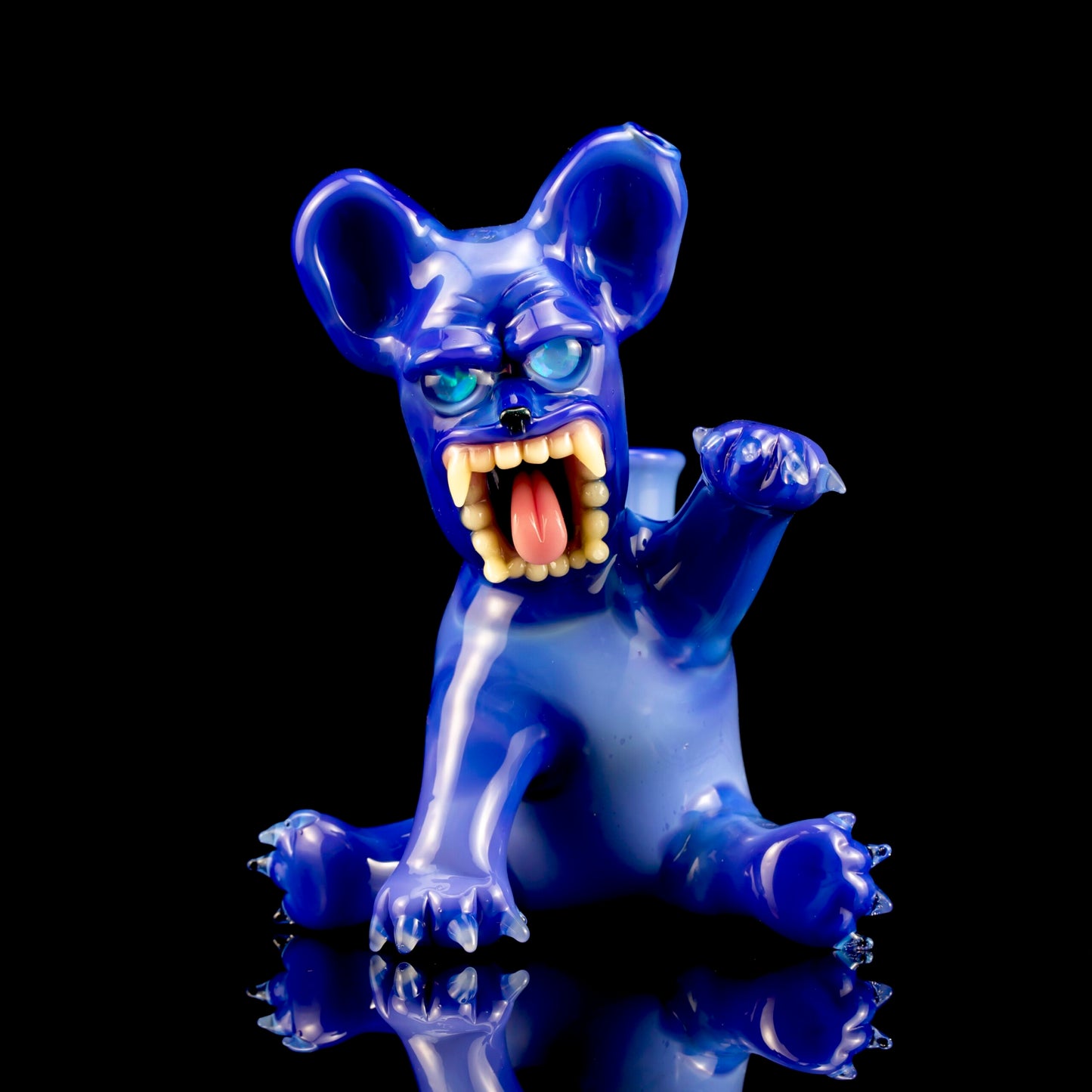 innovative design of the Frenchie Rig by Firefly Glass x Swanny (2023)