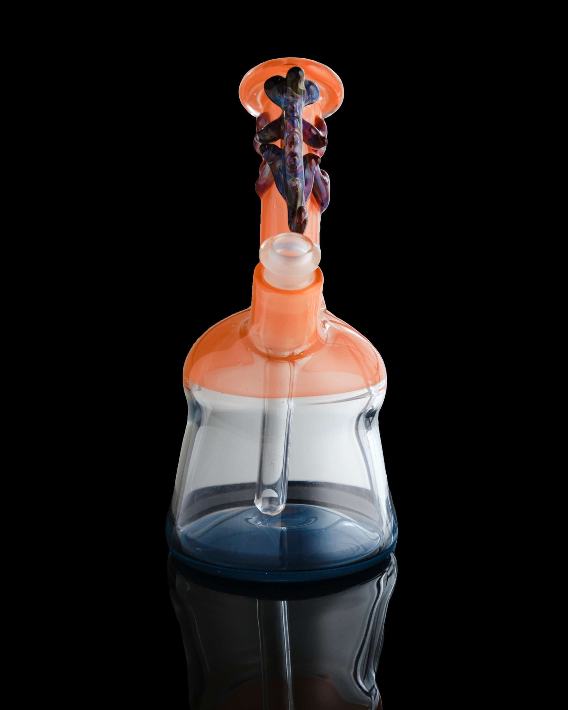 heady design of the Amber Purple Chameleon on Orange/Blue Rig by Willy That Glass Guy
