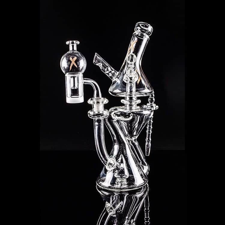 exquisite design of the Clear Xhalecycler Rig (w/ Case & Carb Cap) by Robert Mickelsen