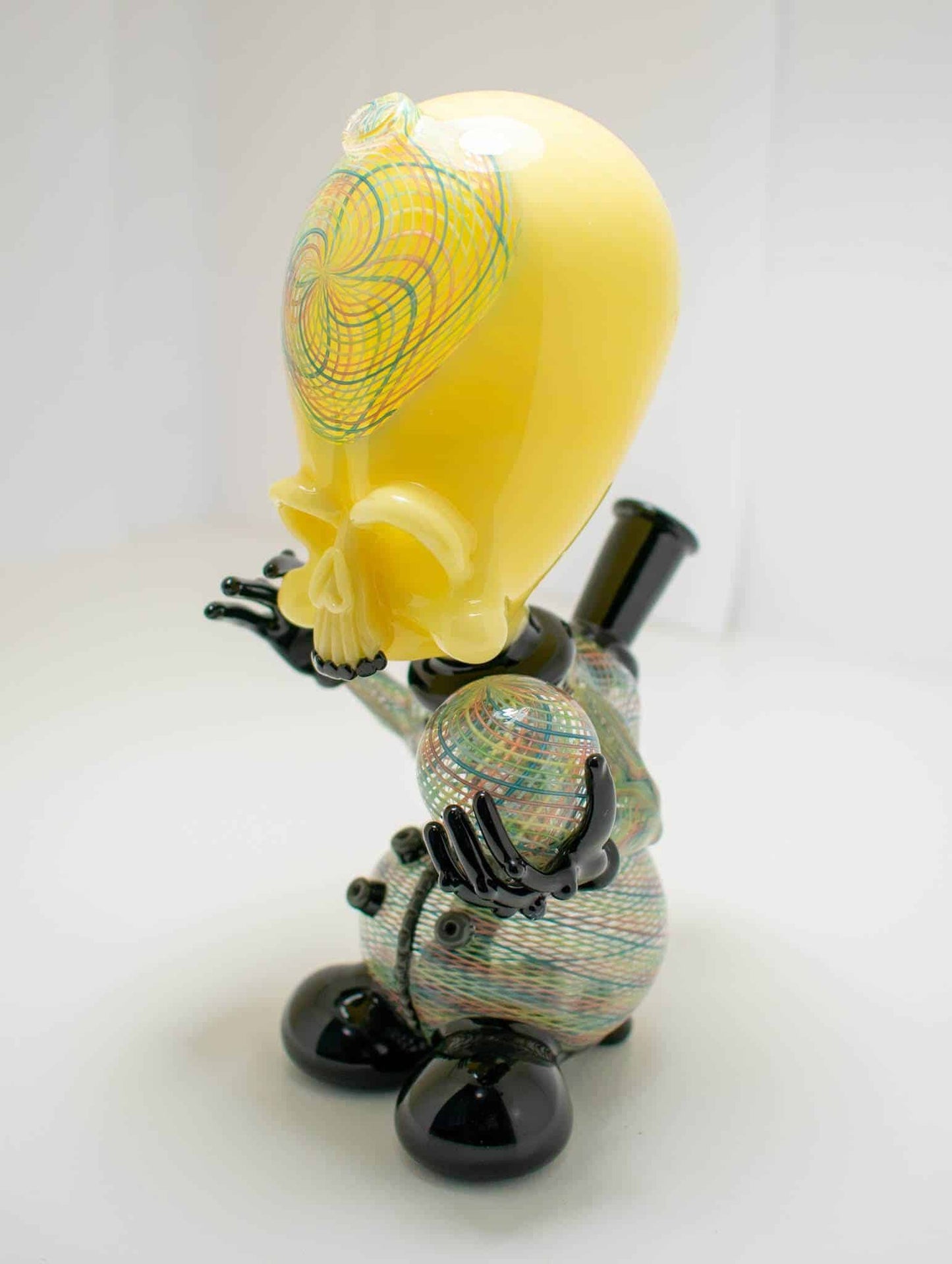 heady design of the Hendy & Jeff Heathbar Collab Rainbow Reticello Alien Ambassador Rig