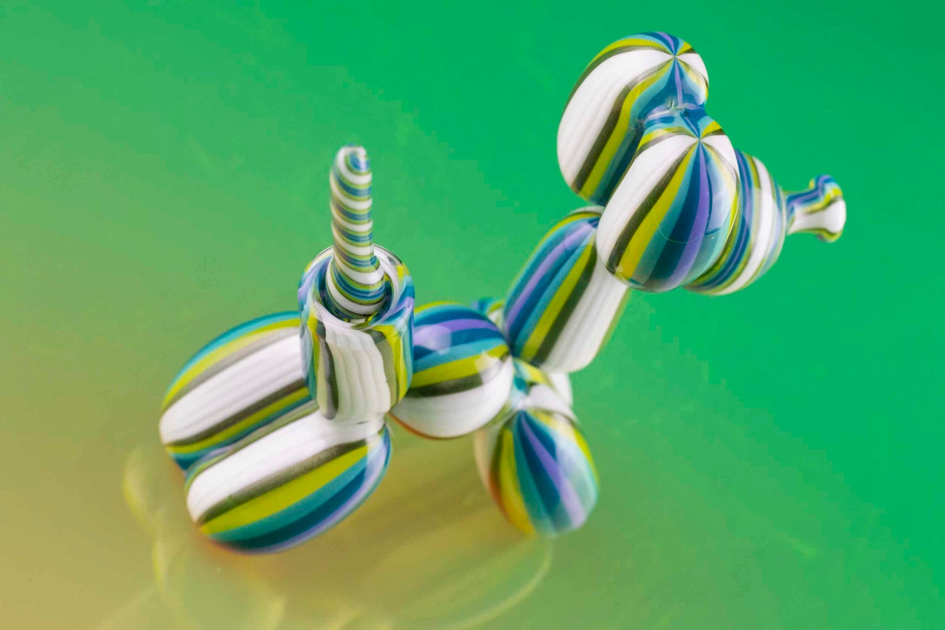 exquisite design of the Full Size Linework Balloon Giraffe Rig (w/ Matching Cap, Dabber & Signed 1200 Pelican Case) by Blitzkriega
