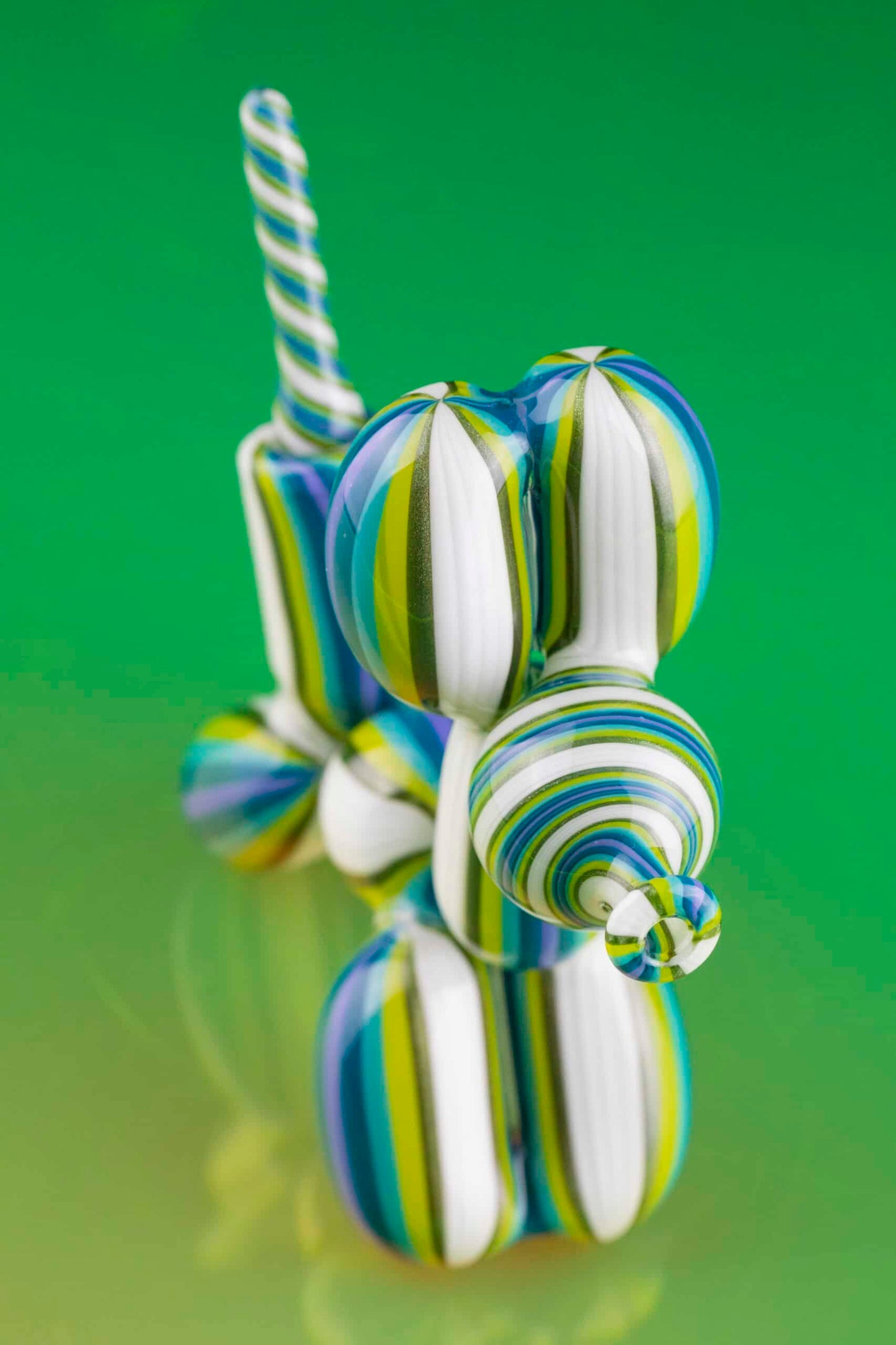 exquisite design of the Full Size Linework Balloon Giraffe Rig (w/ Matching Cap, Dabber & Signed 1200 Pelican Case) by Blitzkriega