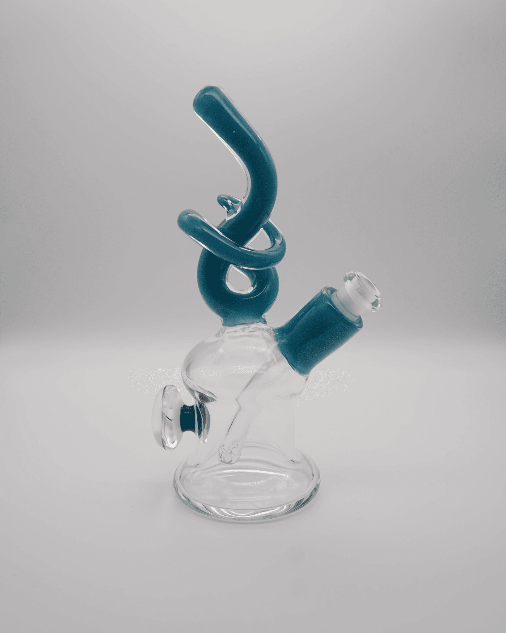 luxurious design of the Aqua Rig by Cambria