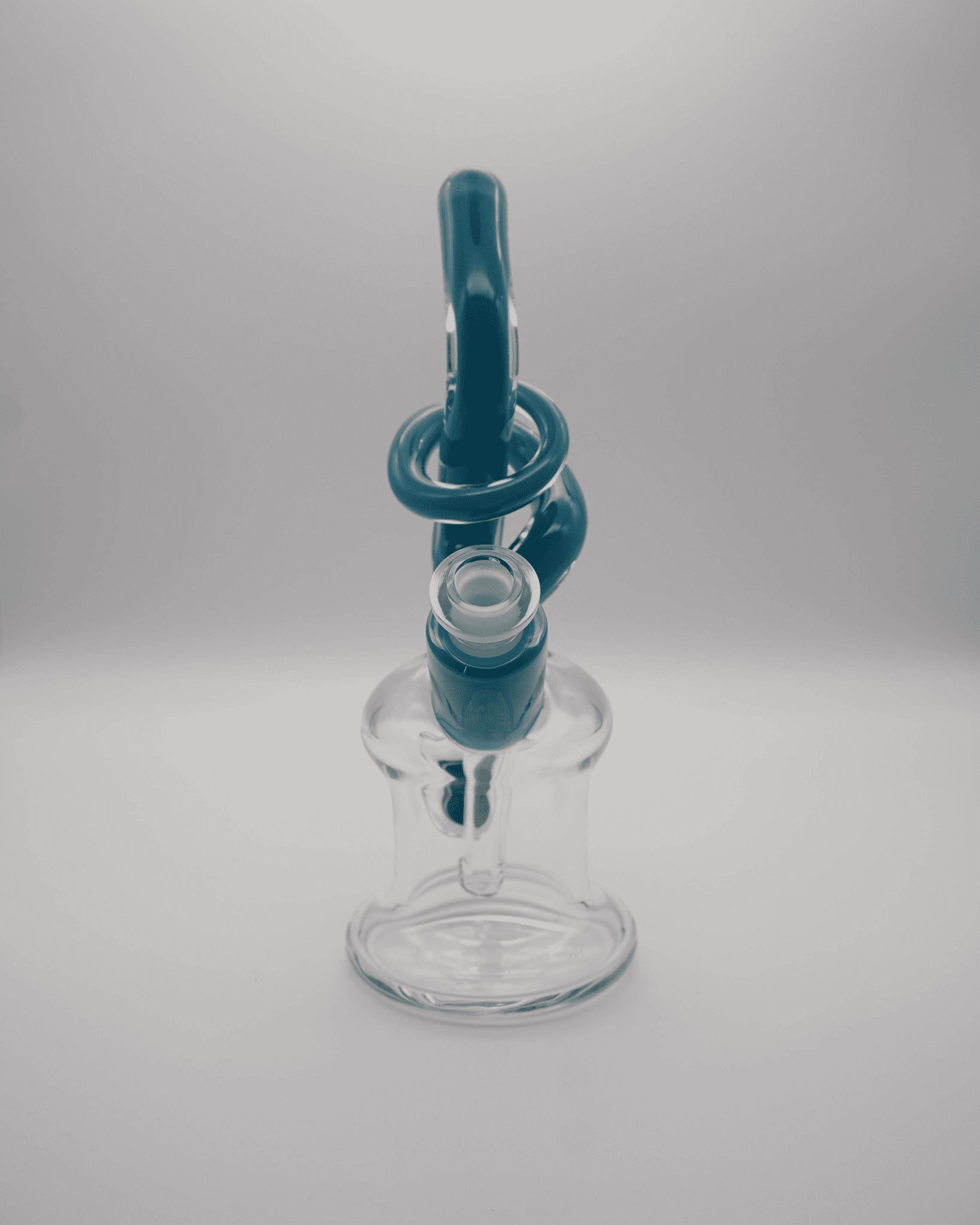 luxurious design of the Aqua Rig by Cambria