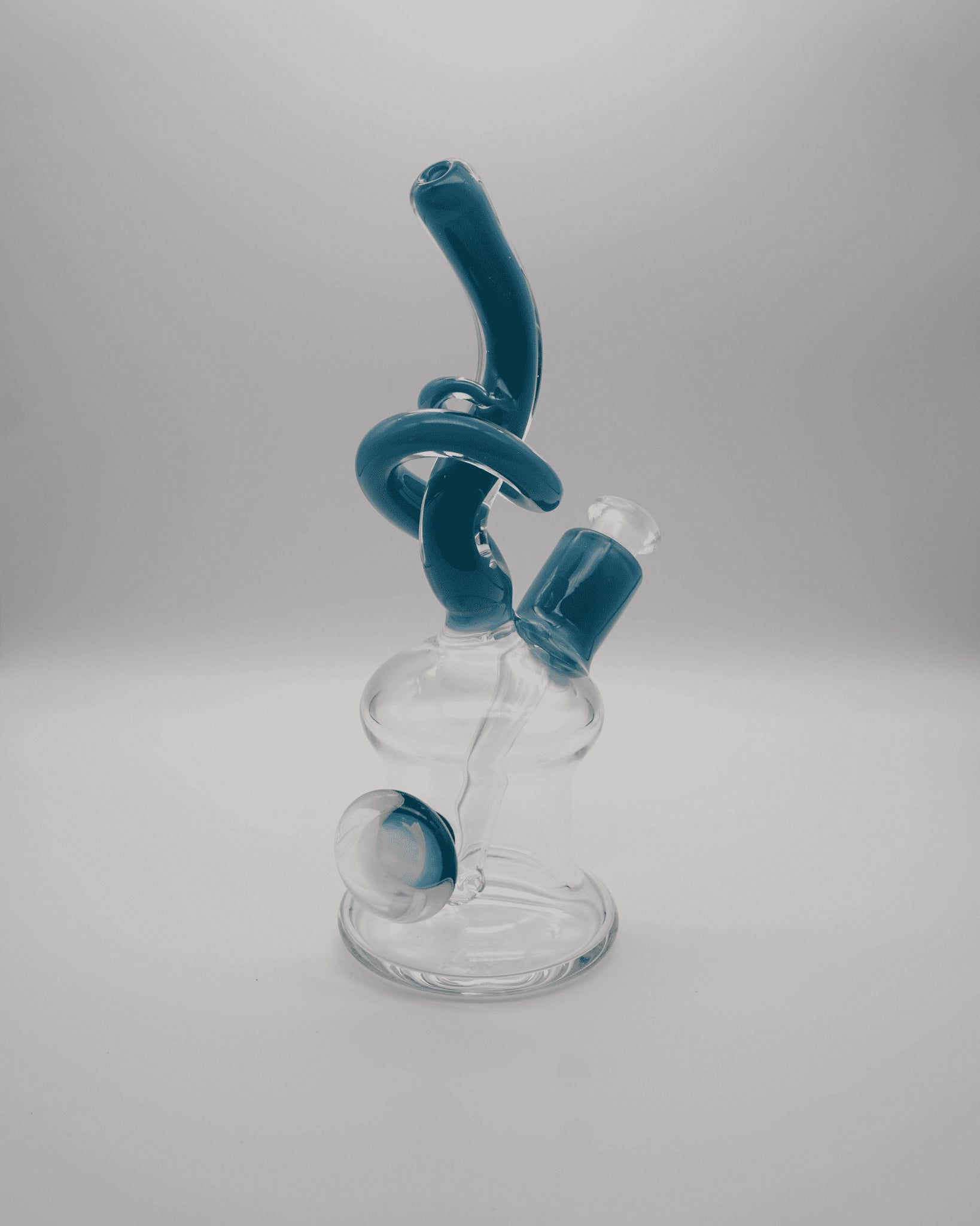 luxurious design of the Aqua Rig by Cambria