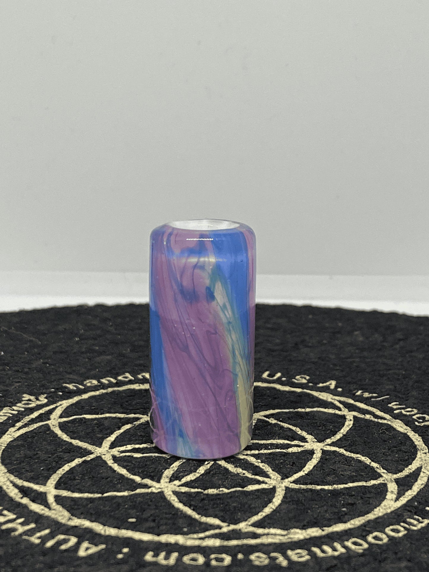 heady art piece - Bead (D) by Scomo Moanet (2021)