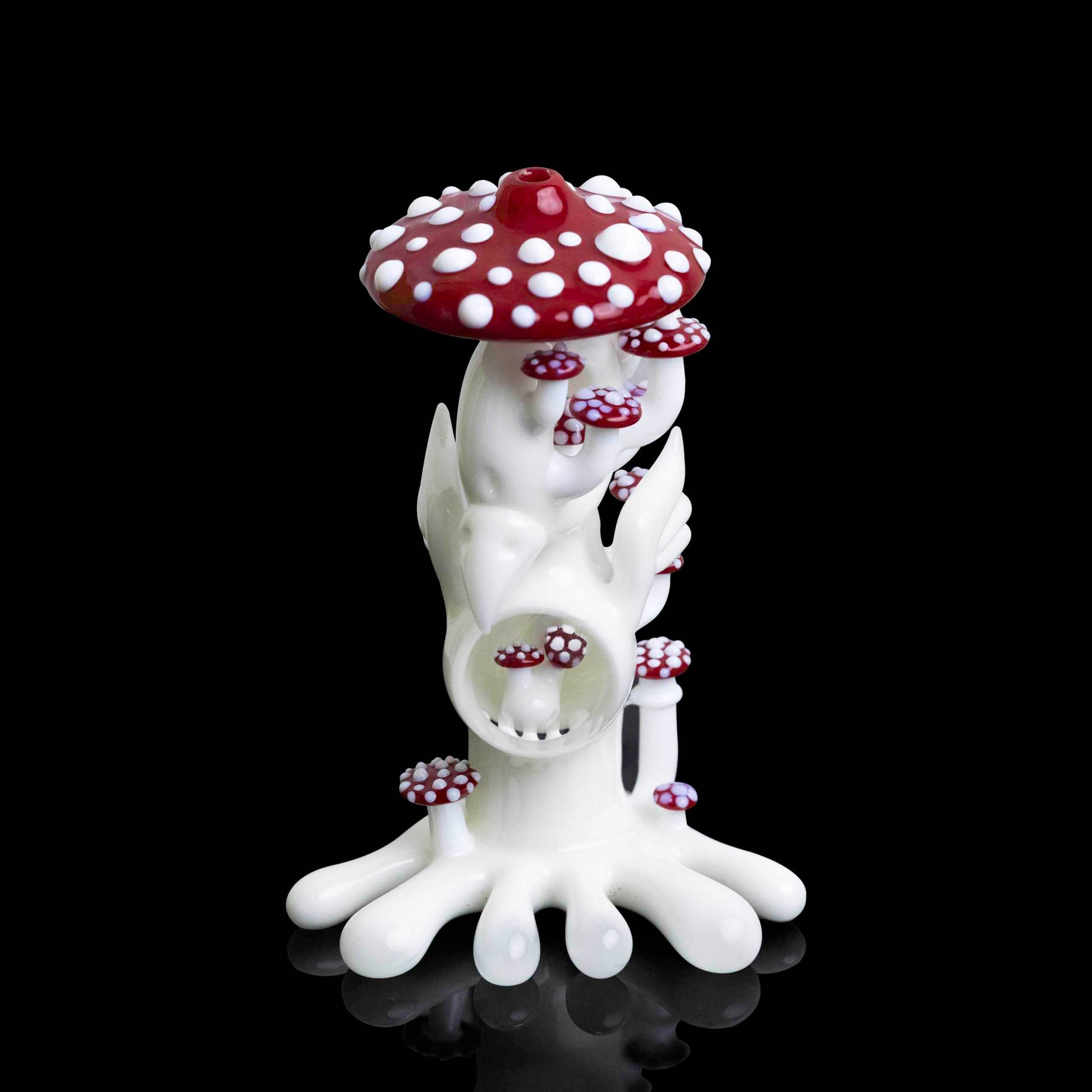 innovative art piece - Aminita Burdscaria by Snic Barnes & CalM (2021)