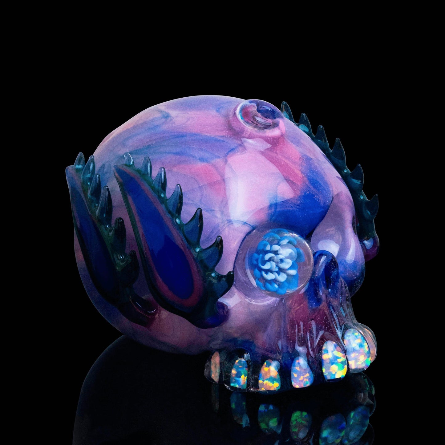 hand-blown art piece - Scribble Wing Skull by Carsten Carlile x Scomo Moanet (2021)