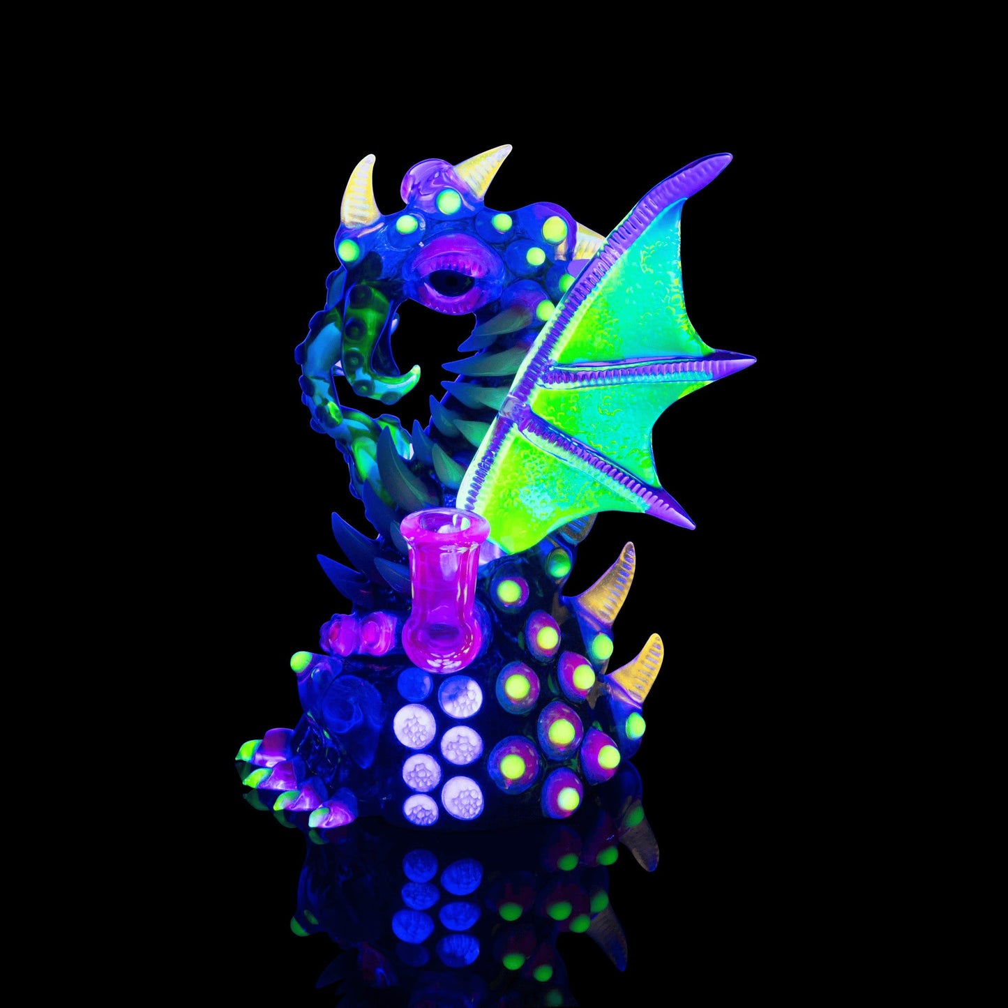 luxurious art piece - Bioluminescent Kragon by Salt Glass