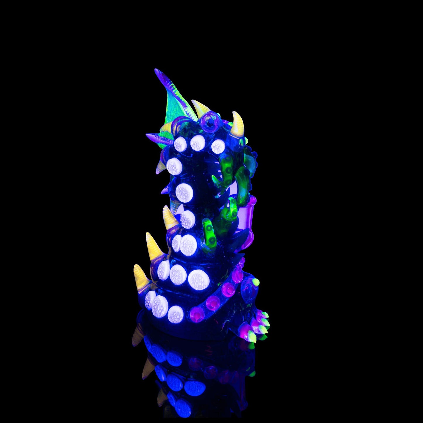 luxurious art piece - Bioluminescent Kragon by Salt Glass