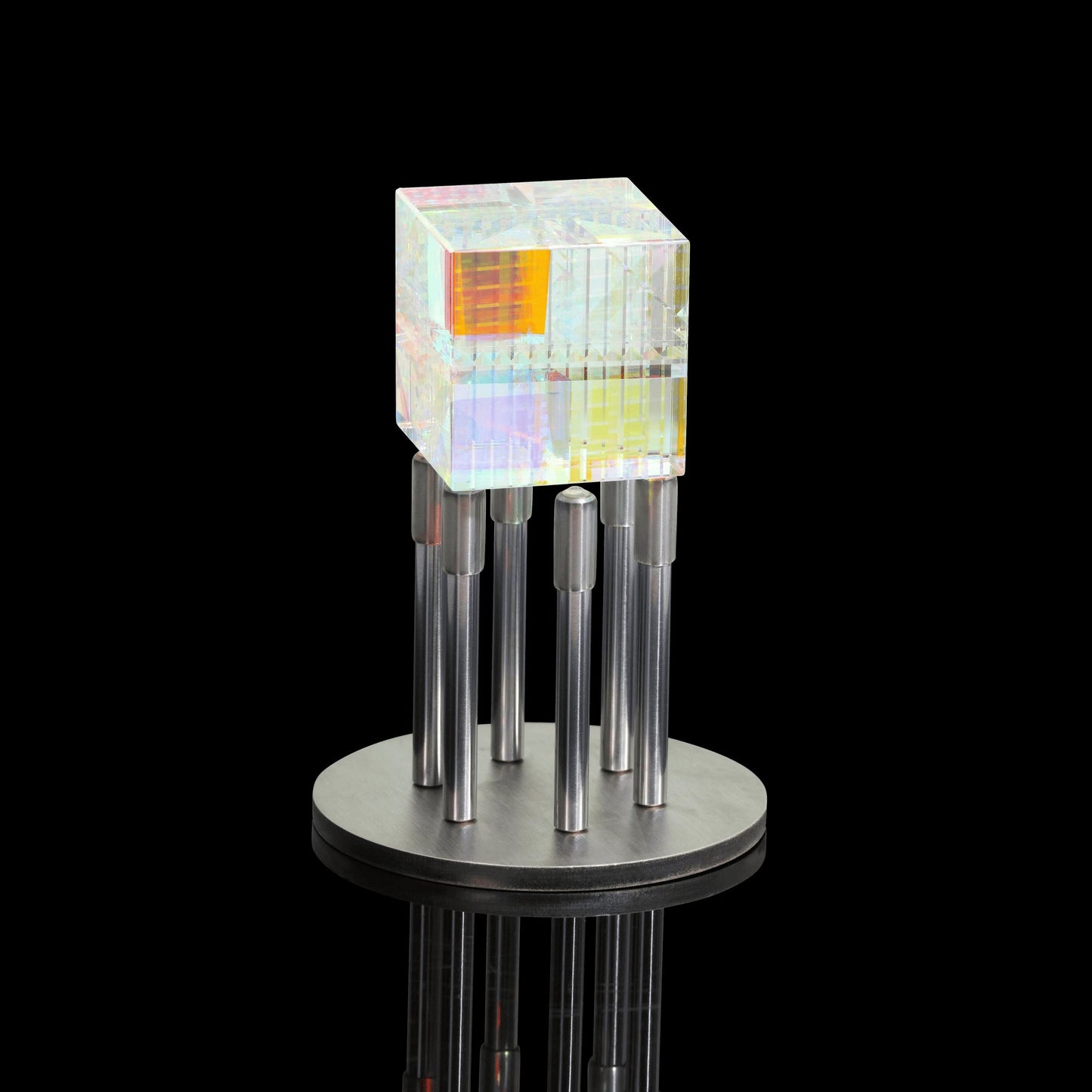 artisan-crafted art piece - Auroa Reflection Cube by Akihiro Glass