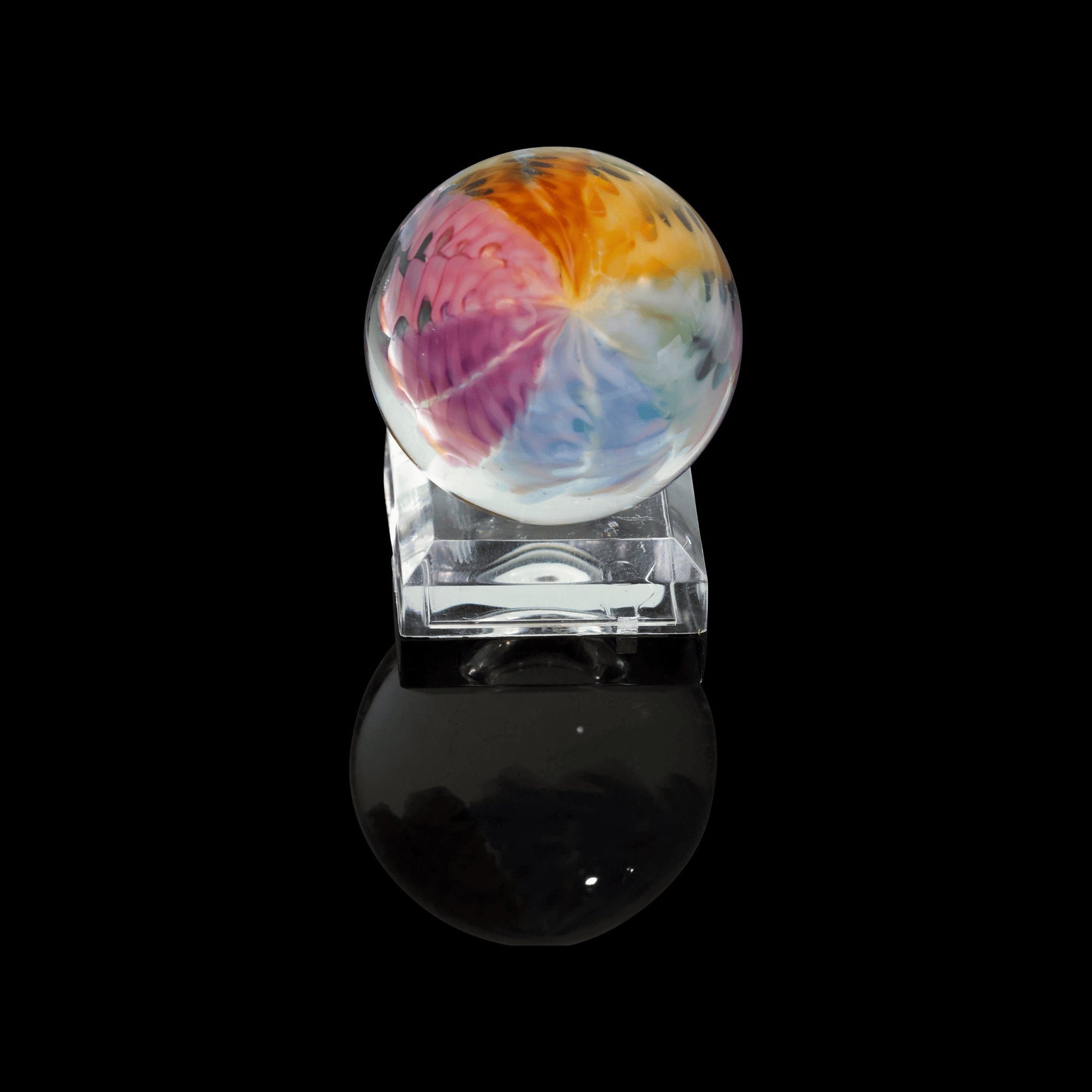 exquisite art piece - Glass Marble (H) by Glass Azu