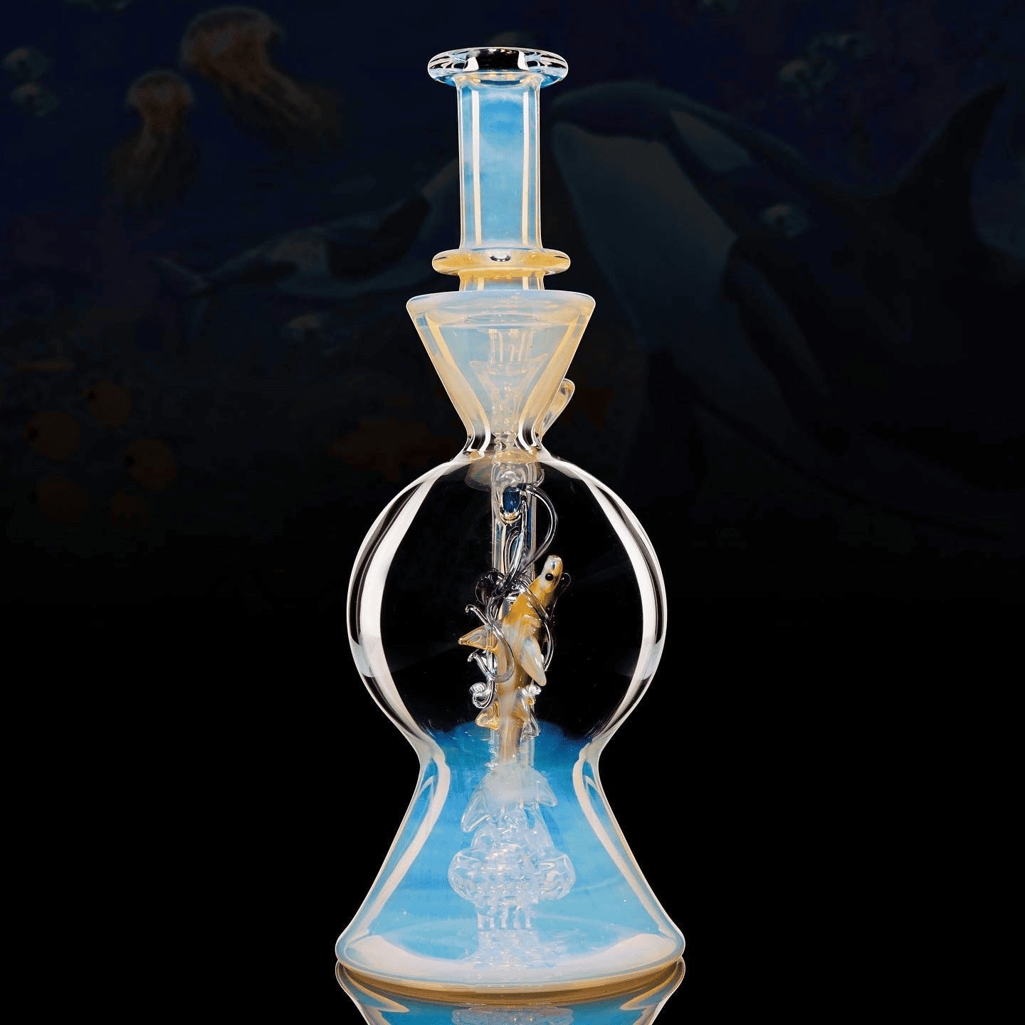 sophisticated design of the Fumed Aquarium by Liz Wright Glass (GV 2022)