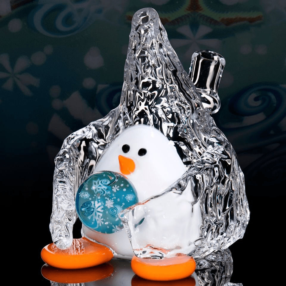 artisan-crafted art piece - Penguin by Chaka Glass (GV 2022)
