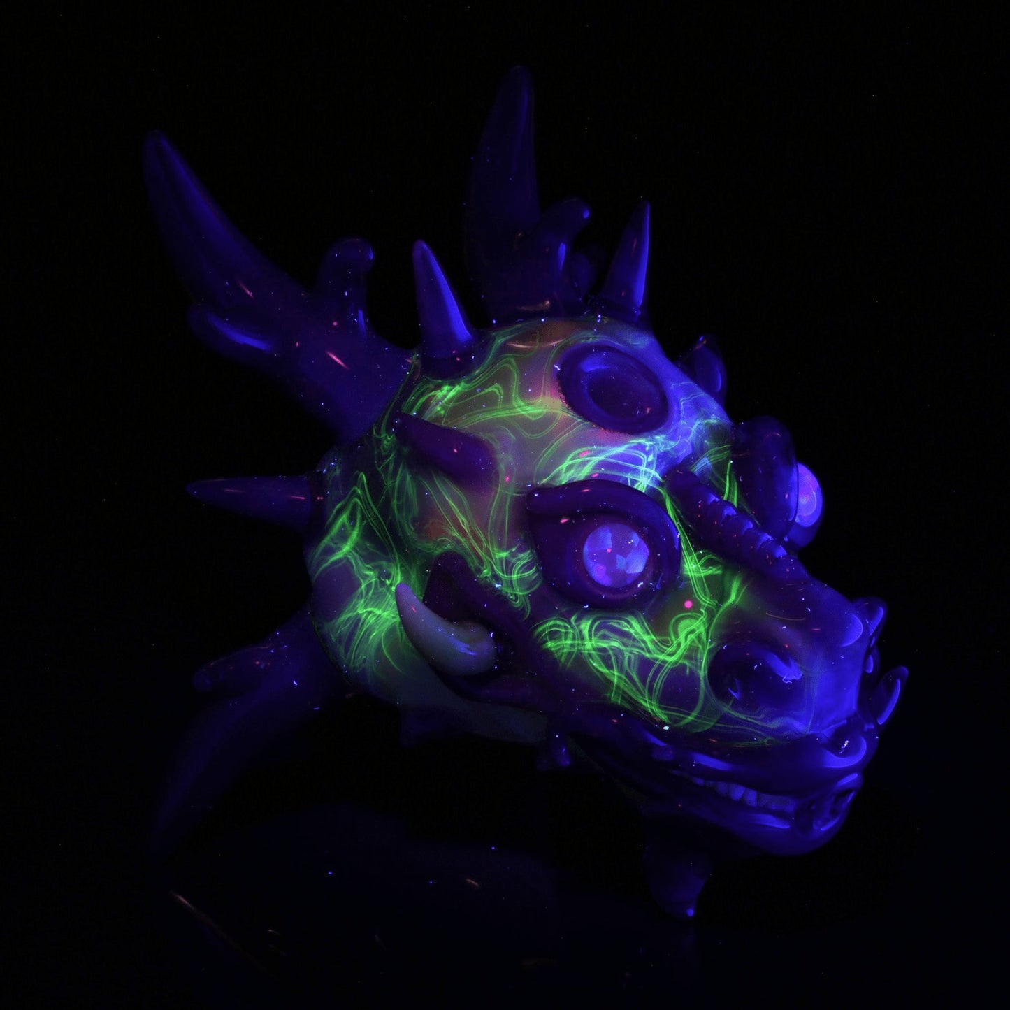 exquisite design of the Scribble Dragon Head Rig by Scomo Moanet x Nathan Belmont (Belmont’s Beasts)