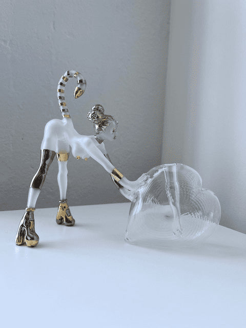 hand-blown design of the Solo Heart Throb Rig by Sibelley (Cyber Punks 2022 Release)