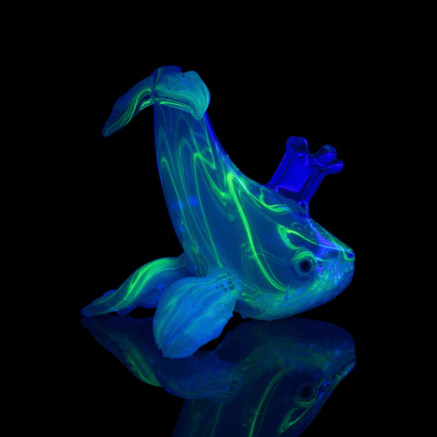 luxurious art piece - Collab Mini Humpback Whale by Chadd Lacy x Scomo Moanet (Scribble Season 2022)