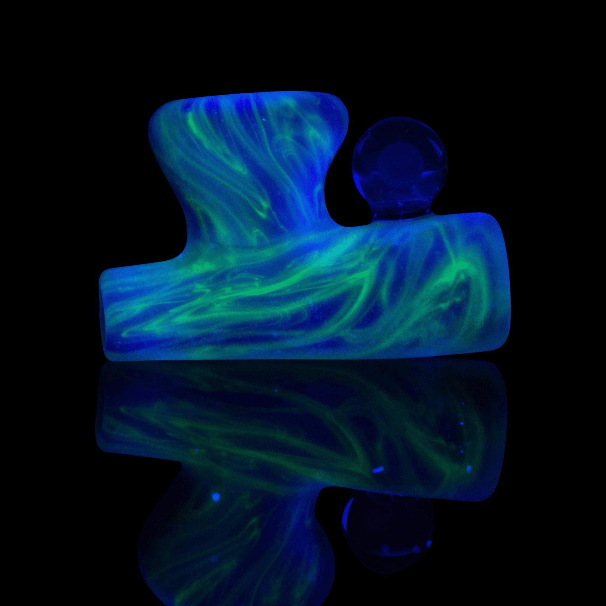 exquisite design of the Collab Ceremonial Three Piece Water Pipe by Elks That Run x Scomo Moanet (Scribble Season 2022)
