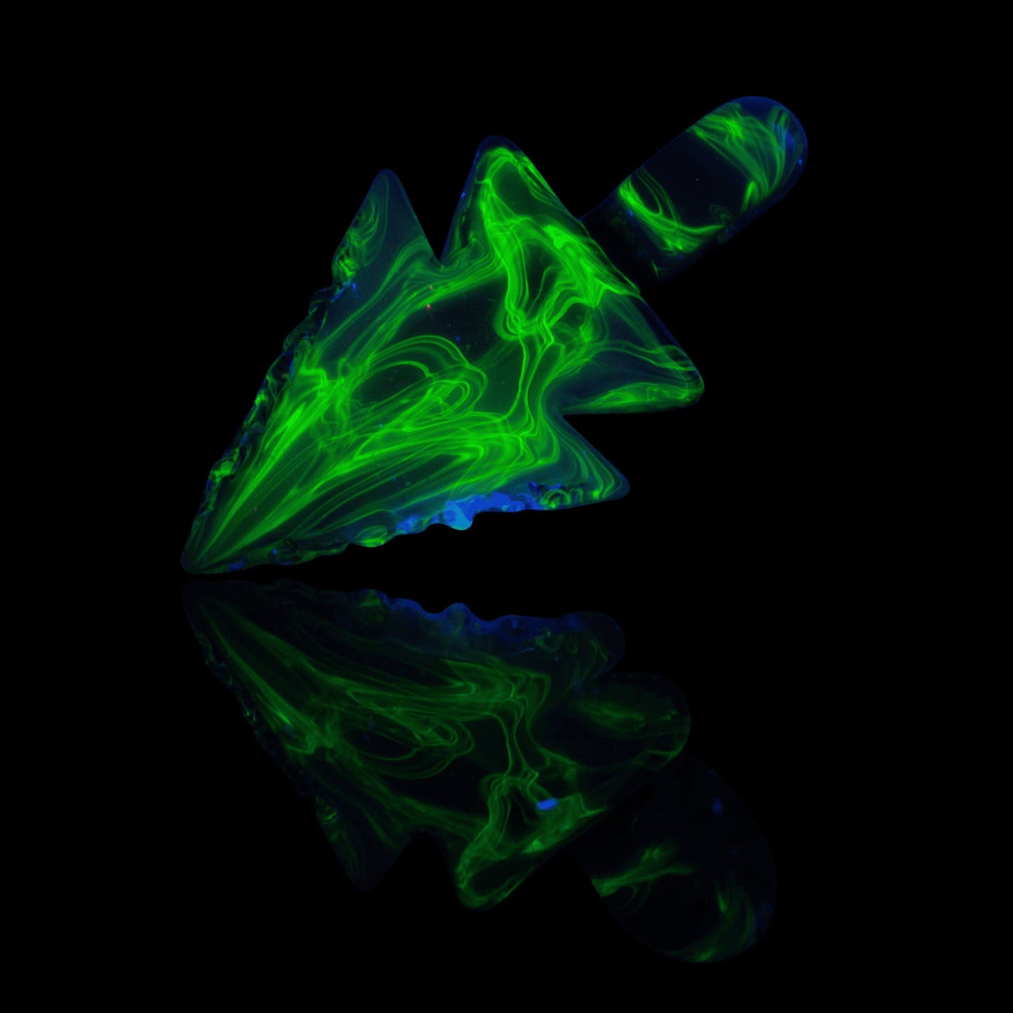 exquisite glass pendant - Collab Arrowhead Pendant (E) by Elks That Run x Scomo Moanet (Scribble Season 2022)