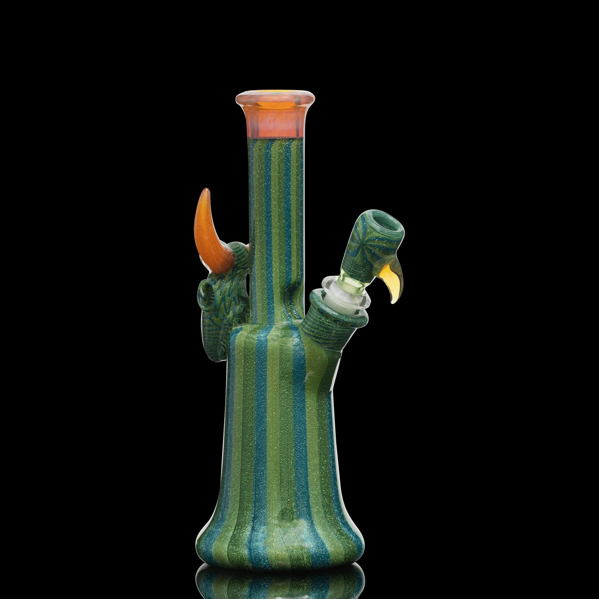 luxurious art piece - Solo Tube by Darby Holmes (SCOPE 2022)