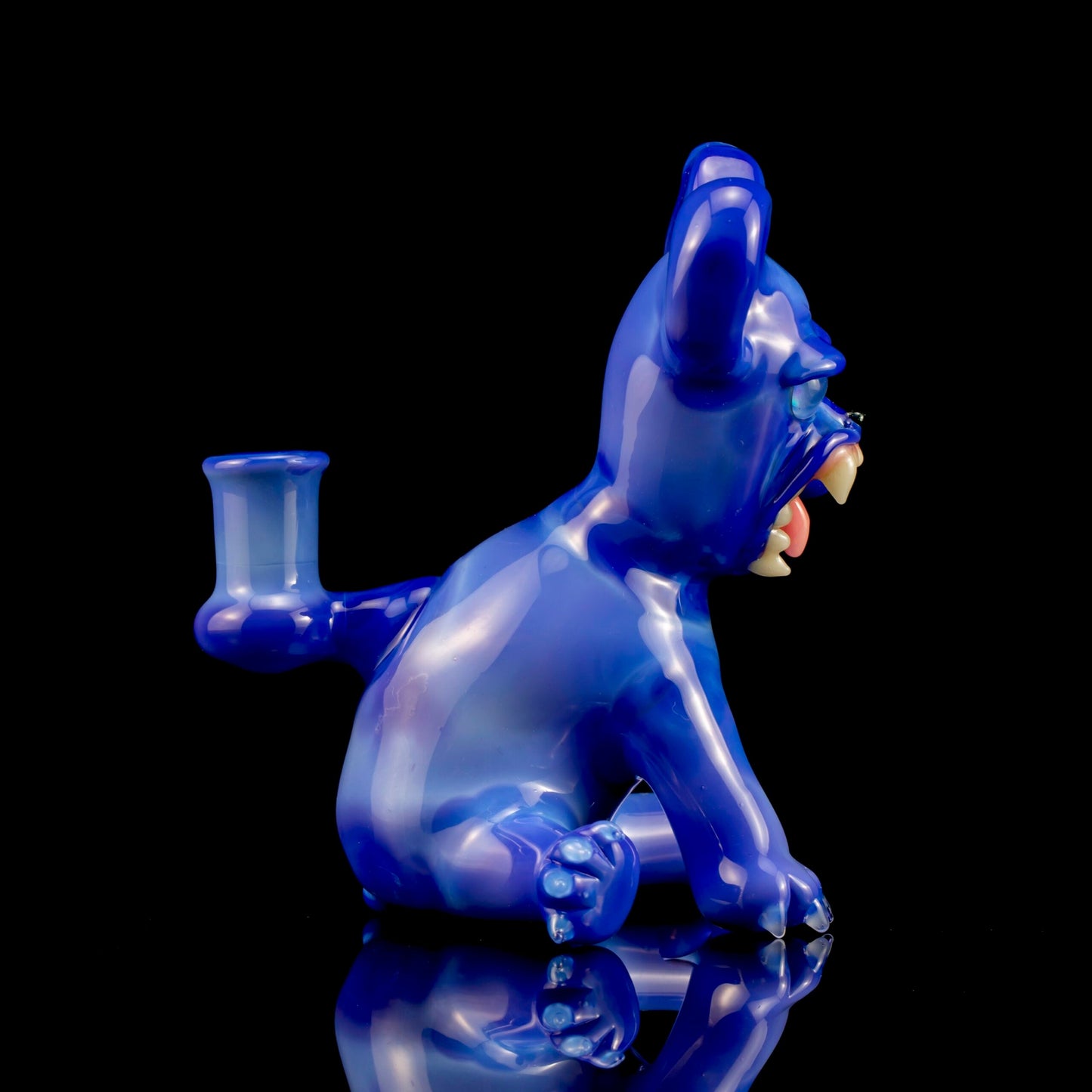 innovative design of the Frenchie Rig by Firefly Glass x Swanny (2023)