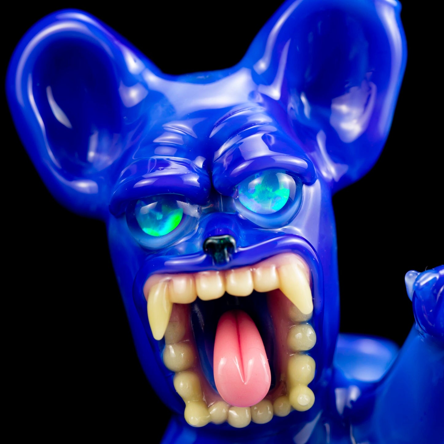 innovative design of the Frenchie Rig by Firefly Glass x Swanny (2023)