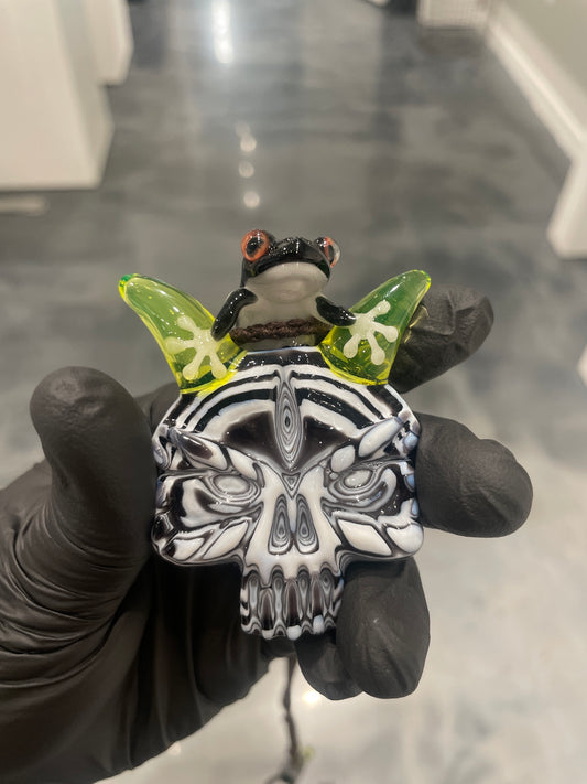 Collab Pendant (B) by Kengtaro x Fefee Glass (2024)