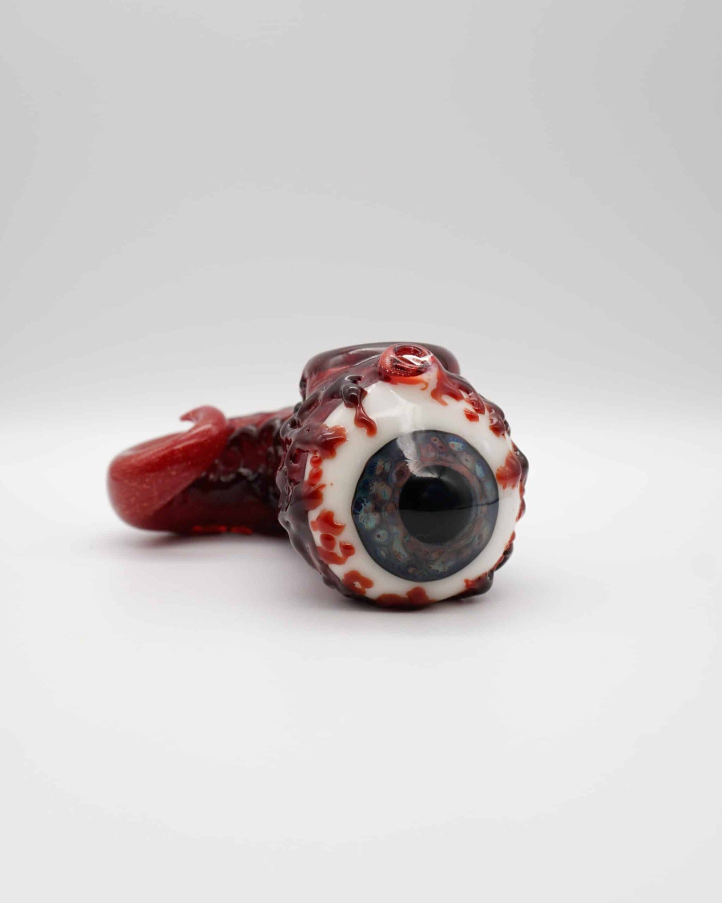 innovative design of the (M2) Red Eyeball Travel Rig by Merc