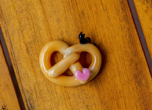 innovative glass pendant - Tiny Cat Pretzel Pendant by Sakibomb