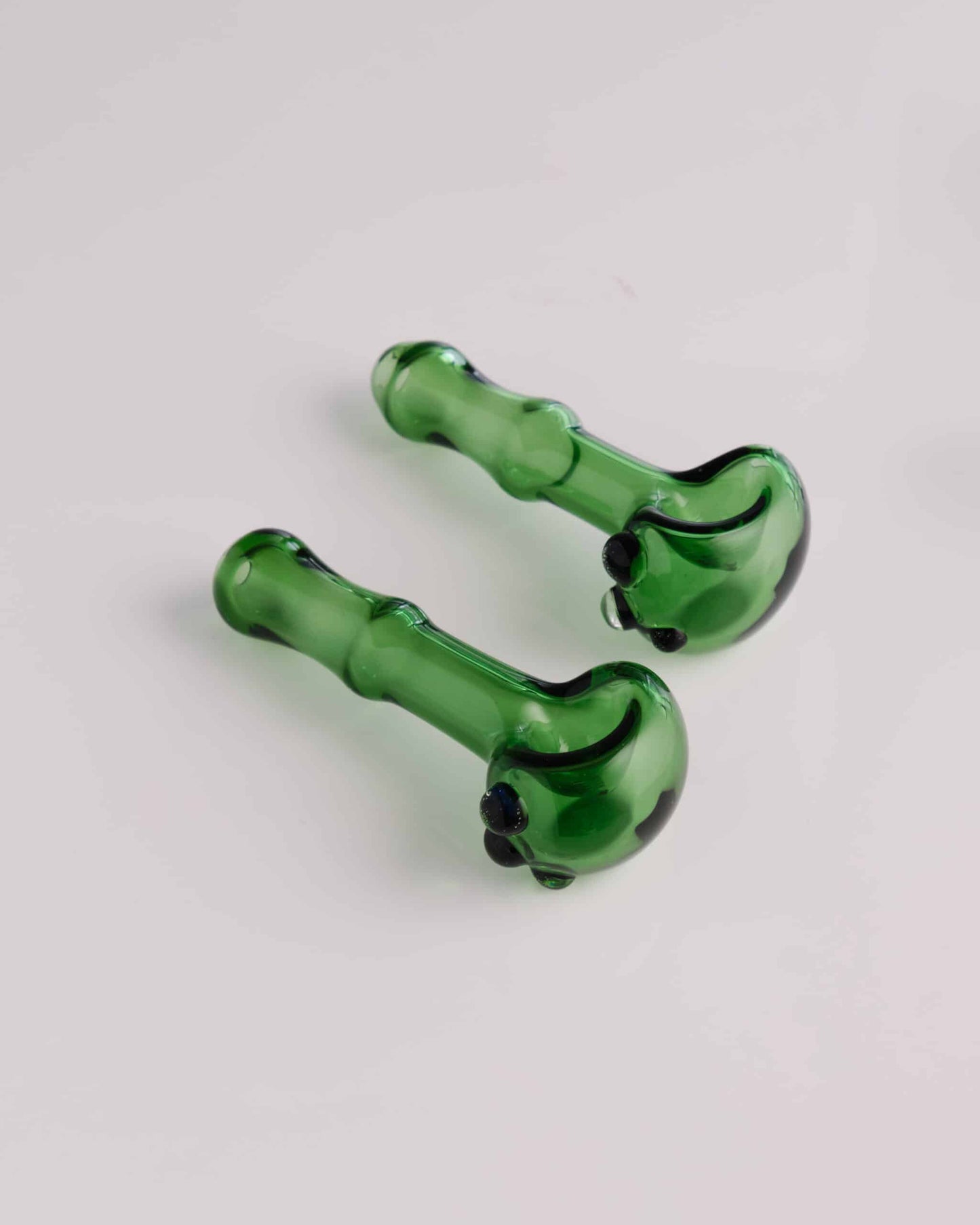 artisan-crafted design of the Green Spoon Pipe by Willy That Glass Guy