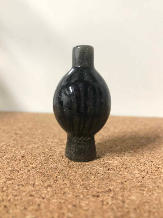 unique design of the Black Carb Cap by Gomez Glass