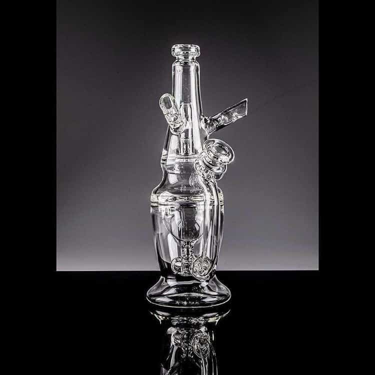 artisan-crafted design of the Large Mushroom Rig by Glasshole (2023)