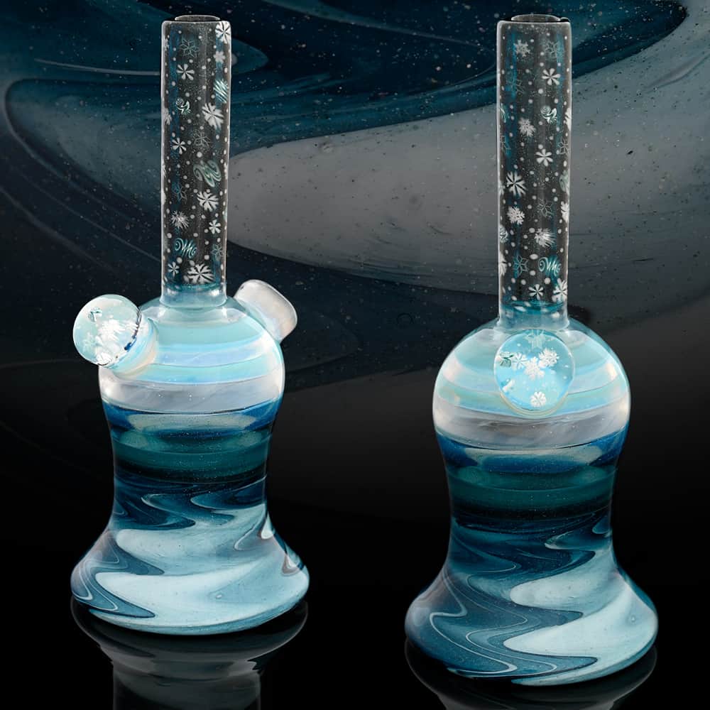artisan-crafted design of the Large Mushroom Rig by Glasshole (2023)