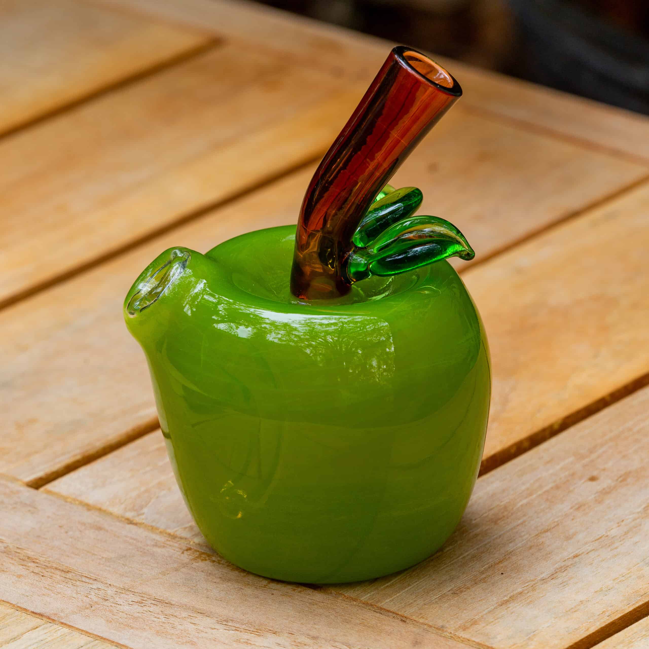 Green Apple Rig by Pouch Glass – Glass2Grass