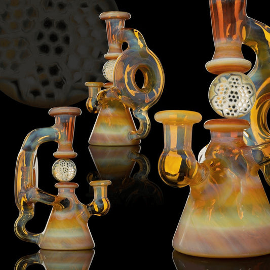 hand-blown design of the Sunset Orbit Rig by Dreamlab Glass