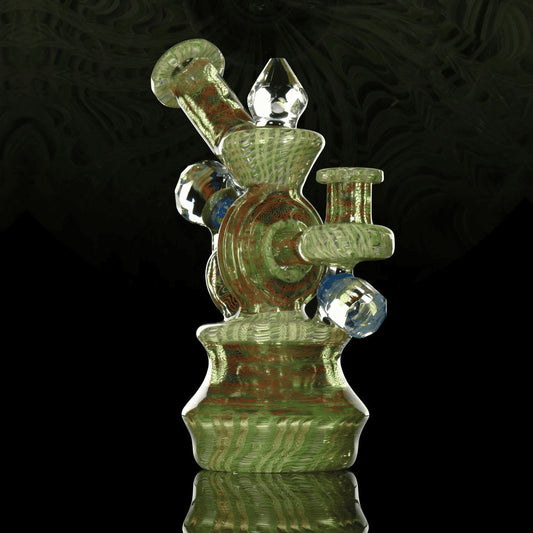 exquisite design of the Wormhole Rig by JD Maplesden x Cowboy Glass x Facet Mama