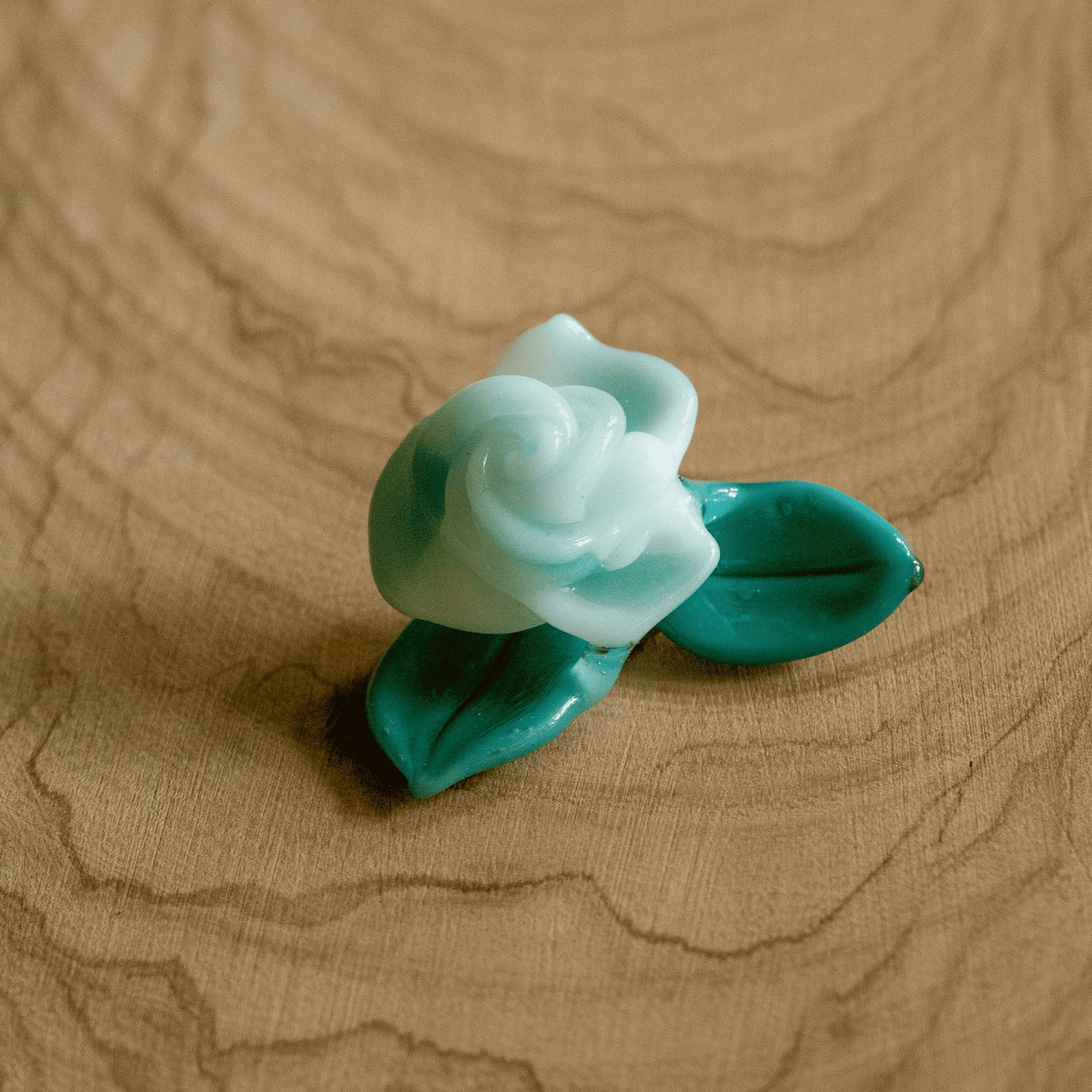 exquisite glass pendant - Blue & White Rose Pendant (A) by Sakibomb