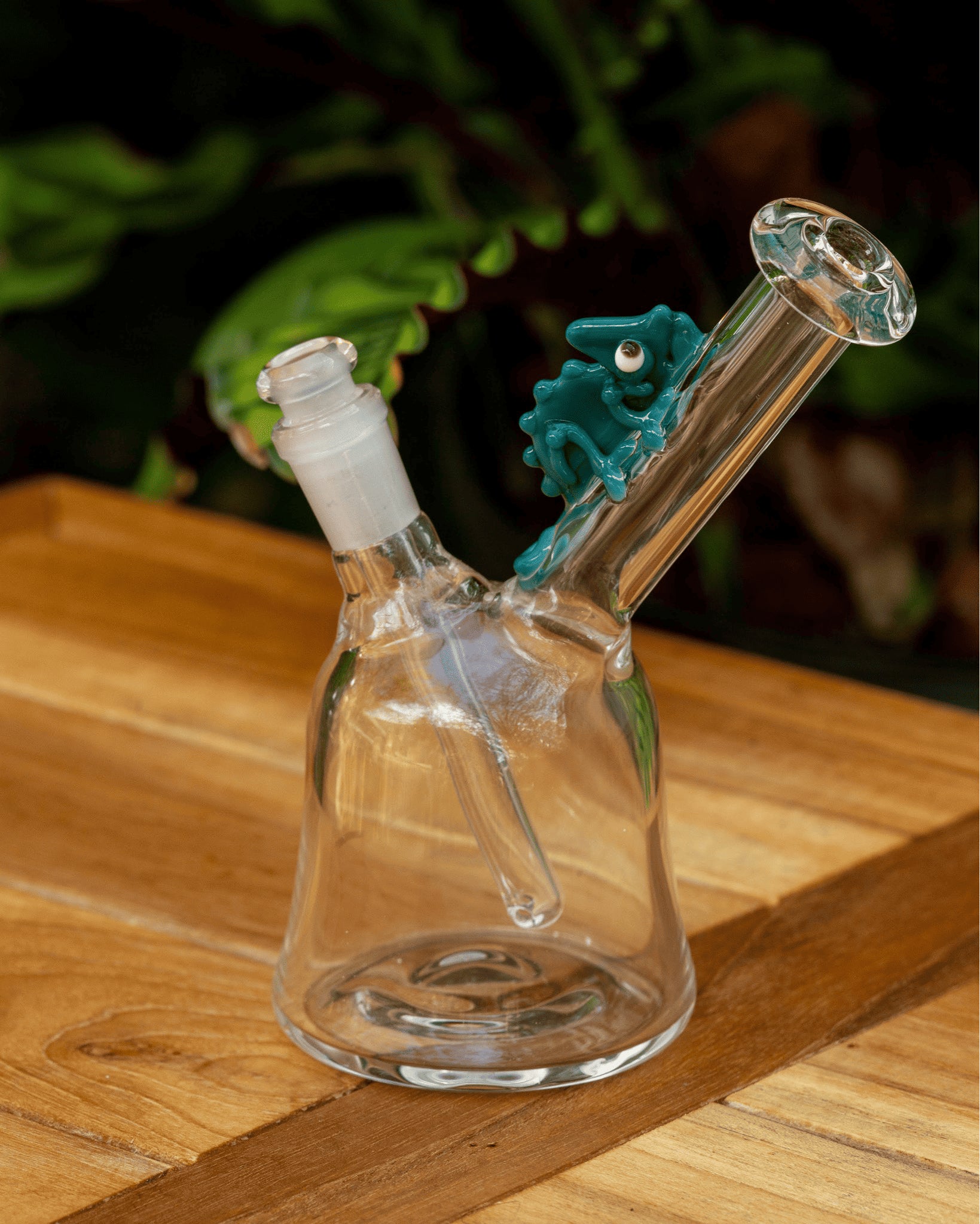 innovative design of the Clear Rig w/ Aqua Azul Chameleon (D) by Willy That Glass Guy
