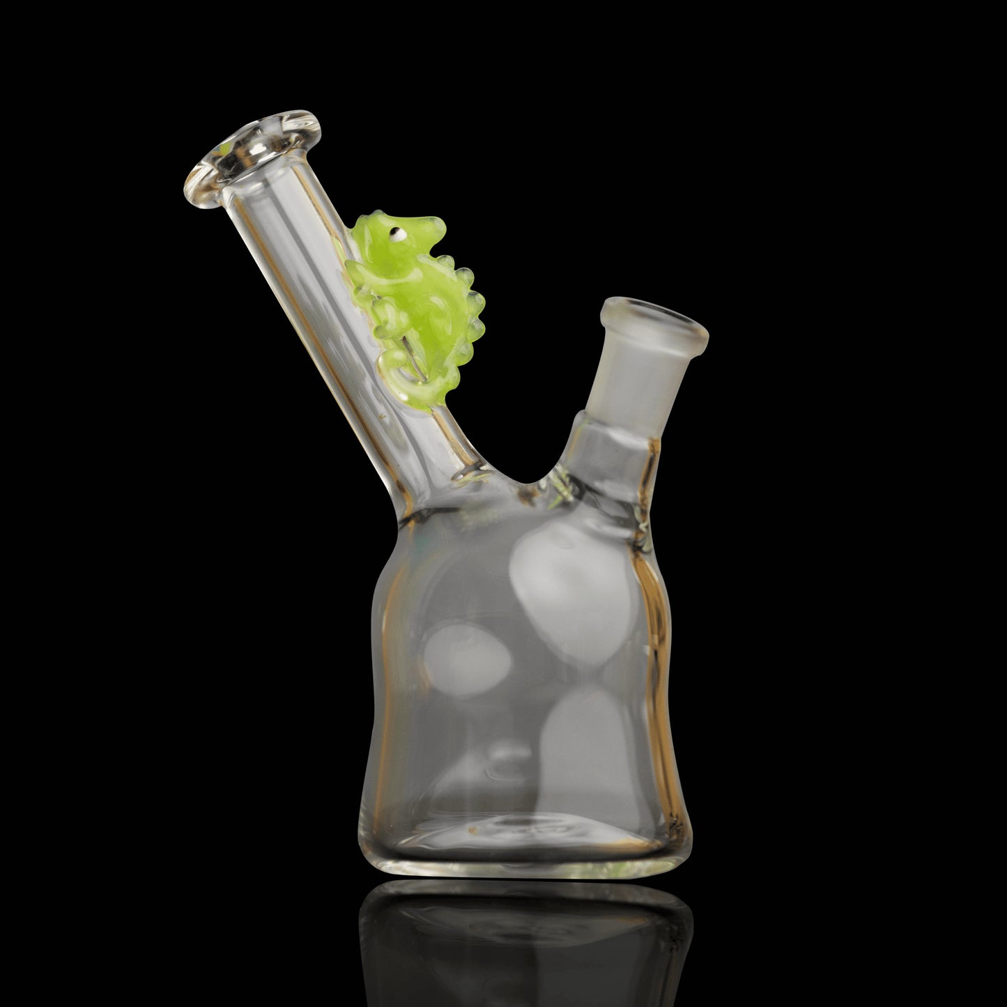 sophisticated design of the Clear Rig w/ Green Chameleon (G) by Willy That Glass Guy
