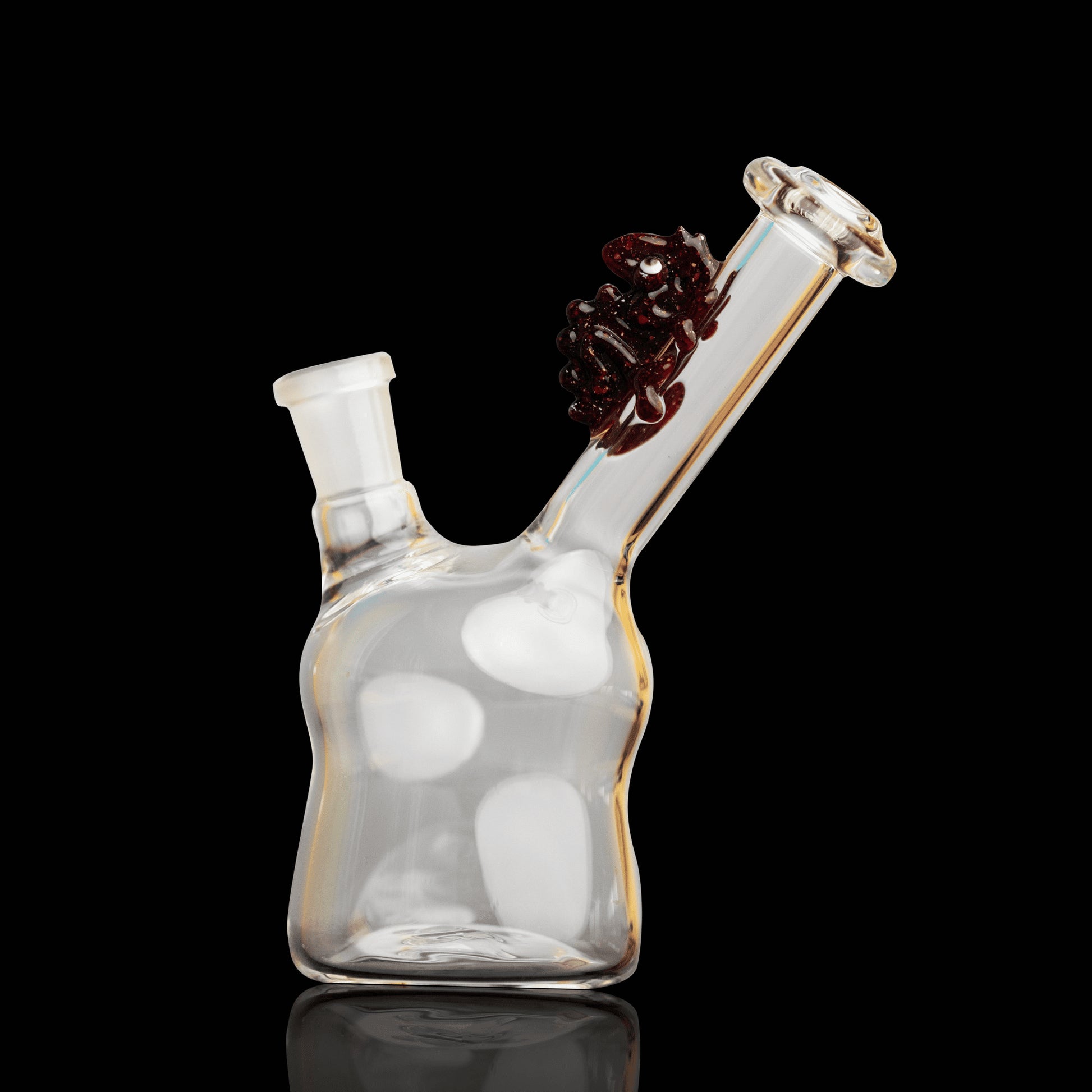 luxurious design of the Clear Rig w/ Red Chameleon (I) by Willy That Glass Guy