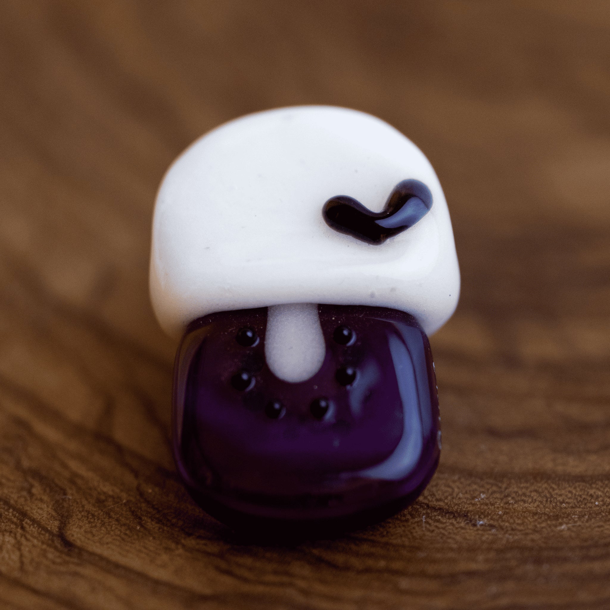 artisan-crafted design of the Large Mushroom Rig by Glasshole (2023)